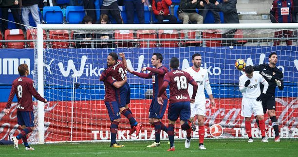 ESPANHOL: Em duelo direto por vaga na Liga Europa, Sevilla é goleado pelo Eibar