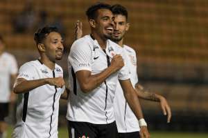 Kazim é preterido e Júnior Dutra será titular do Corinthians; Sheik é relacionado