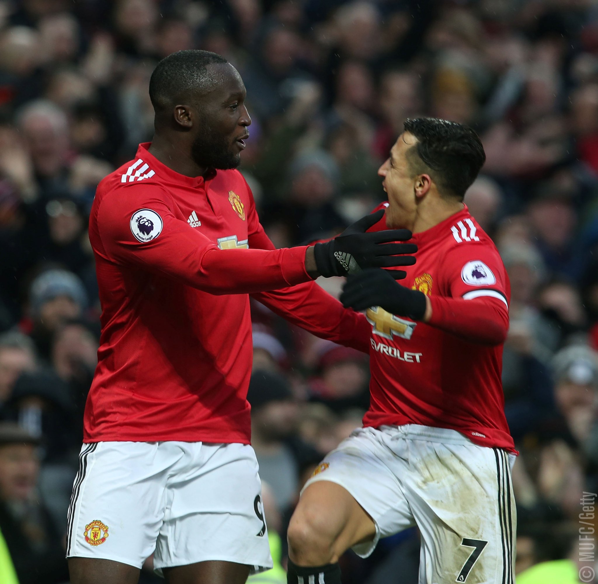 INGLÊS: Sánchez marca pela primeira vez e Manchester United bate o Huddersfield