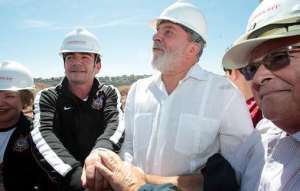 Oposição se divide e Andrés Sanchez vence eleição com folga no Corinthians