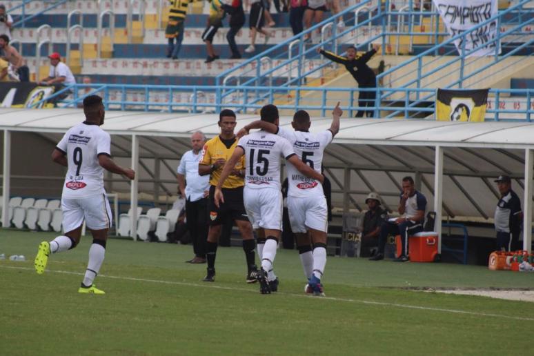 São Bernardo 4 x 0 Água Santa – Impiedoso, Tigre atropela e mantém Netuno na lanterna