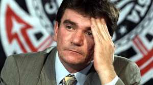 Boca de urna, banda, presentes e até robô agitam a eleição do Corinthians