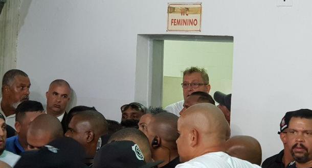 Andrés Sanchez se escondeu no banheiro feminino para não apanhar de conselheiros revoltados