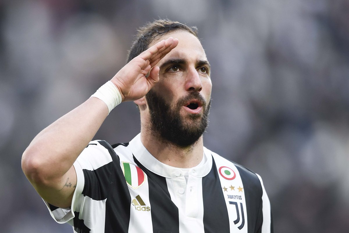 ITALIANO: Higuaín faz três, Juventus massacra Sassuolo por 7 a 0 e pressiona o Napoli