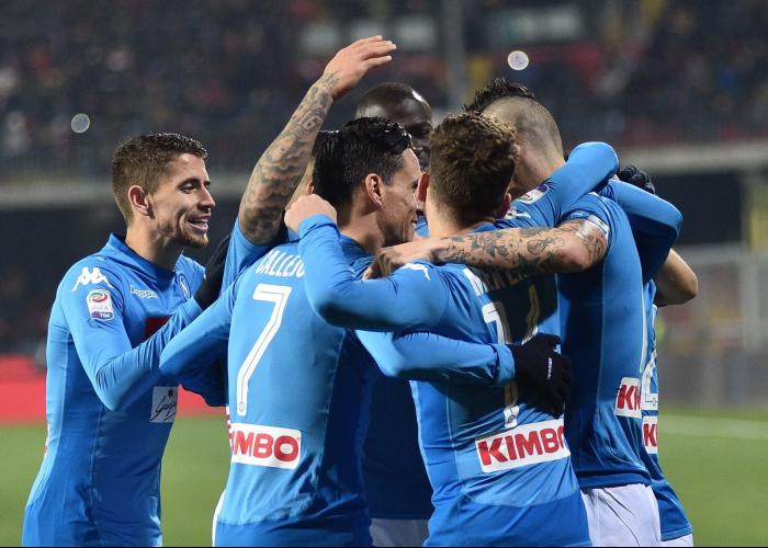 Napoli vence mais uma e segue líder do Campeonato Italiano 