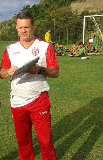 Ito Roque já vê Villa Nova com outra cara e quer embalar no Mineiro