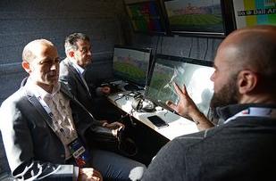 Clubes decidiram por não adeirir sistema VAR (Foto: Mario Carlini/Iguana Press/Getty Images)