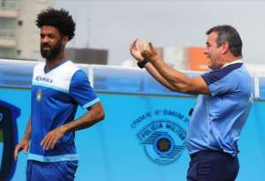 Ex-São Paulo, Pintado é apresentado e fala em 'situação emergencial' no São Caetano