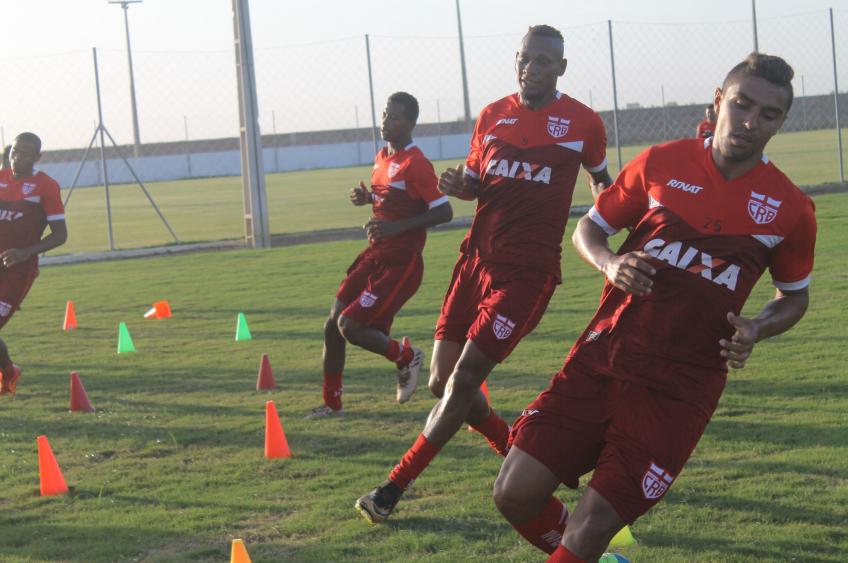 Juninho Potiguar falo da evolução em recuperação de lesão no CRB (Douglas Araújo / Divulgação / CRB)  