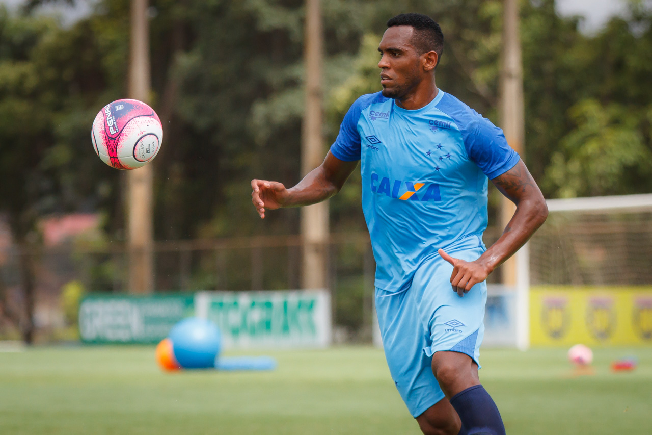 Mineiro: Marcelo Hermes treina entre os titulares e pode estrear pelo Cruzeiro