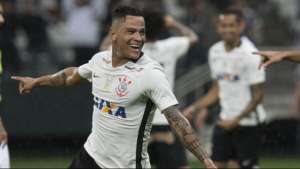 Corinthians confirma empréstimo de Giovanni Augusto ao Vasco