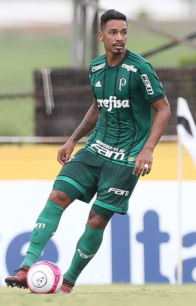 Líder de passes certos no Palmeiras, Antonio Carlos divide méritos com o técnico Roger Machado e enaltece sequência de vitórias