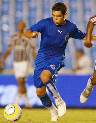 Kerlon quando atuava pelo Cruzeiro (Foto: Divulgação)