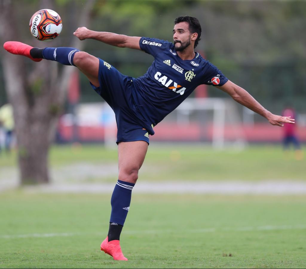 Henrique Dourado vai estrear pelo Mengão (Foto: Gilvan Souza / Flamengo)