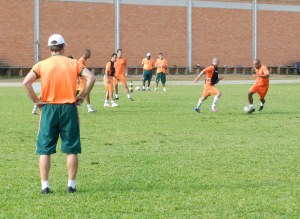 Candango: Real FC troca de técnico e anuncia Suca, ex-Chapecoense