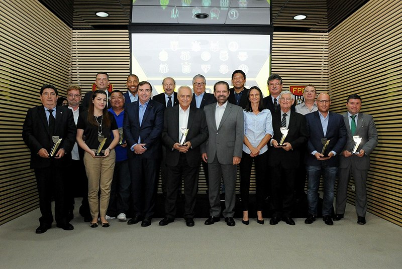 XV é premiado na categoria Ouro do Programa de Excelência da FPF (Foto: Rodrigo Corsi)