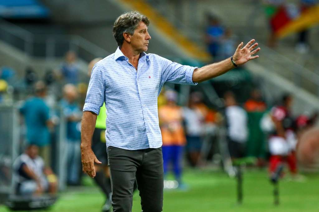Renato Gaúcho faz mistério sobre time titular do Grêmio que entrará em campo 
