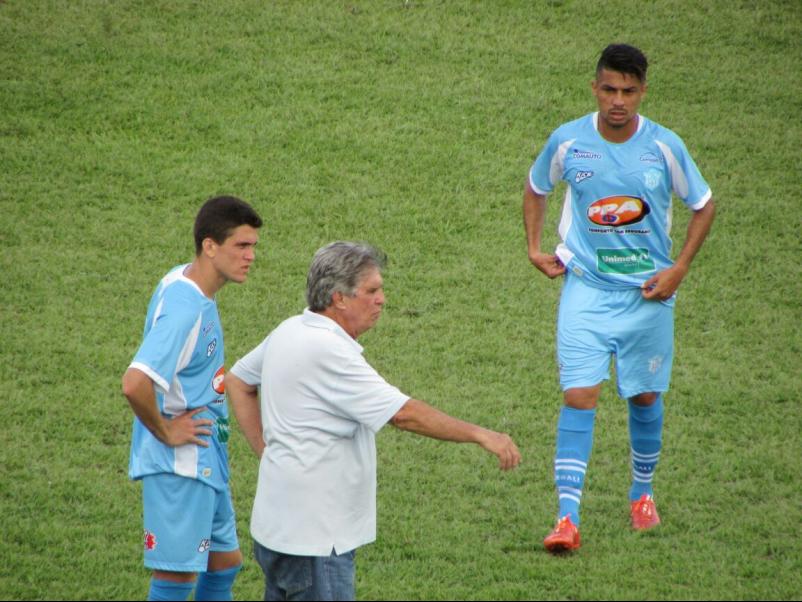 Luis Carlos Ferreira promove cinco alterações no Marília (Foto: Muller Melotto Silva)