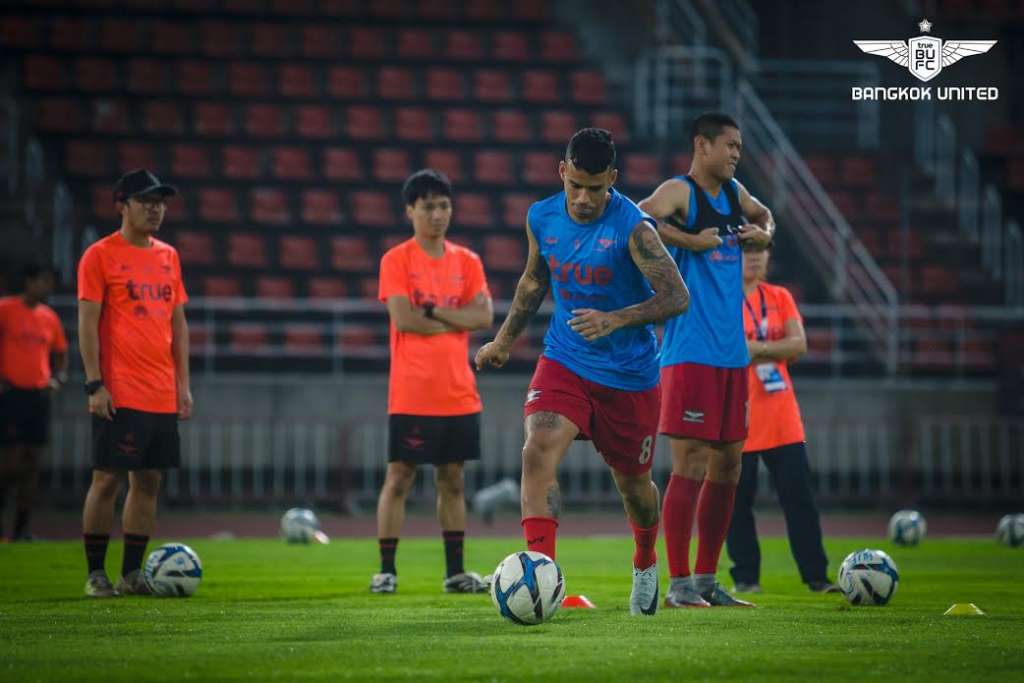 Vander fala início de trabalhos no Bangkok United e espera fazer mais um grande ano na Tailândia