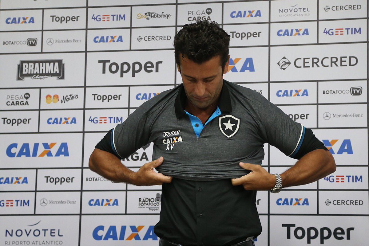 Carioca: Valentim é apresentado no Botafogo e agradece indicação do amigo Cuca