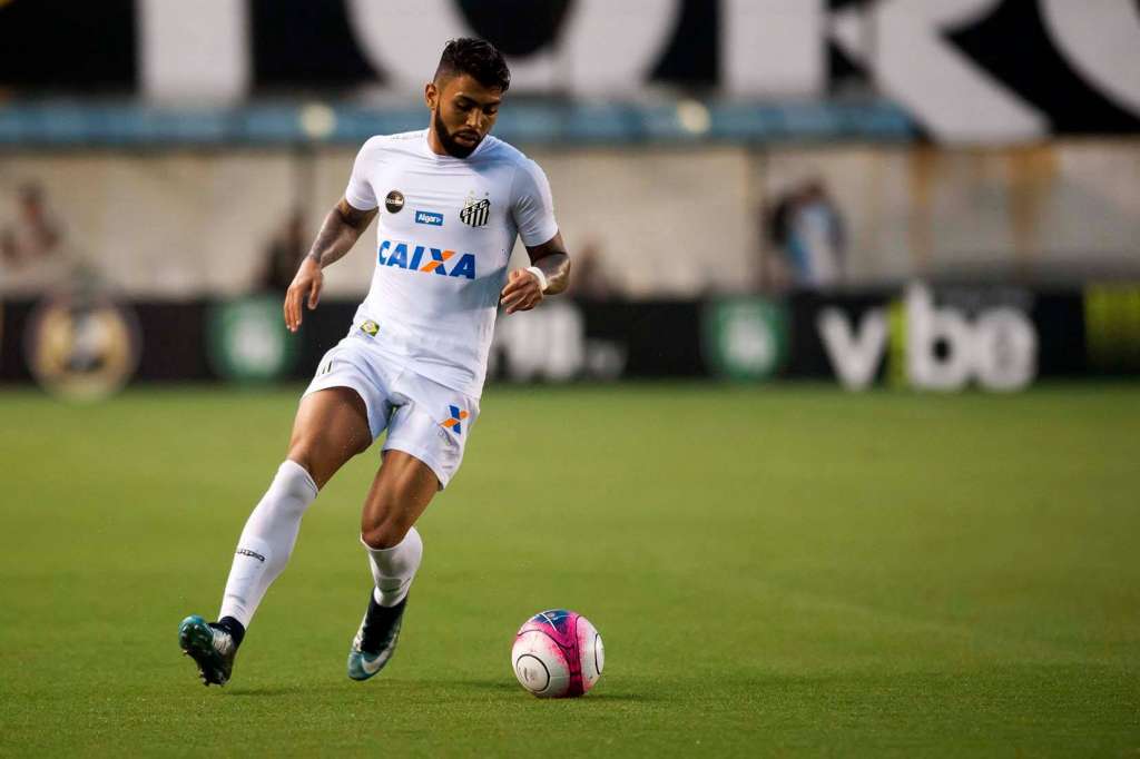 Gabigol retoma bom momento no Santos em seu retorno ao Brasil 