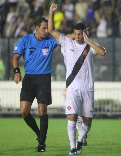 Paulinho, de 17 anos, marcou um dos gols na goleada do Vascão