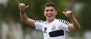 Paulistão: Vitor Bueno se coloca como solução para camisa 10 no Santos: 'Me olha'