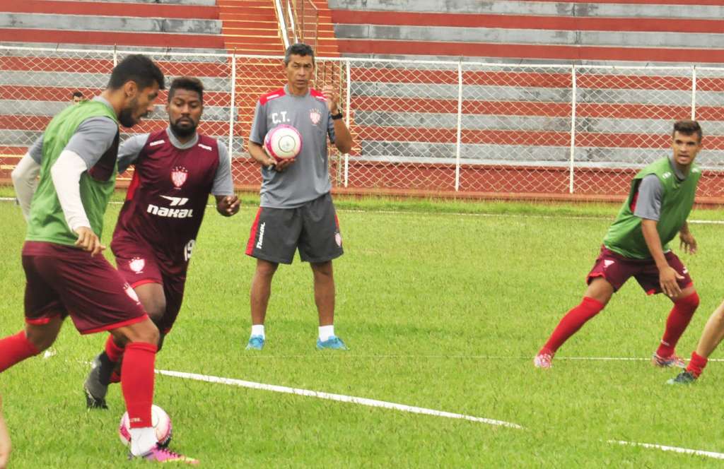 Treinador avalia as peças do elenco e jogadores se mostram motivados antes de mais uma partida decisiva na Série A3 (Foto: Bruno Freitas)