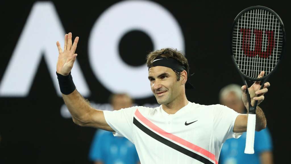 Federer derrota 'freguês' alemão e está a uma vitória de voltar a ser número 1