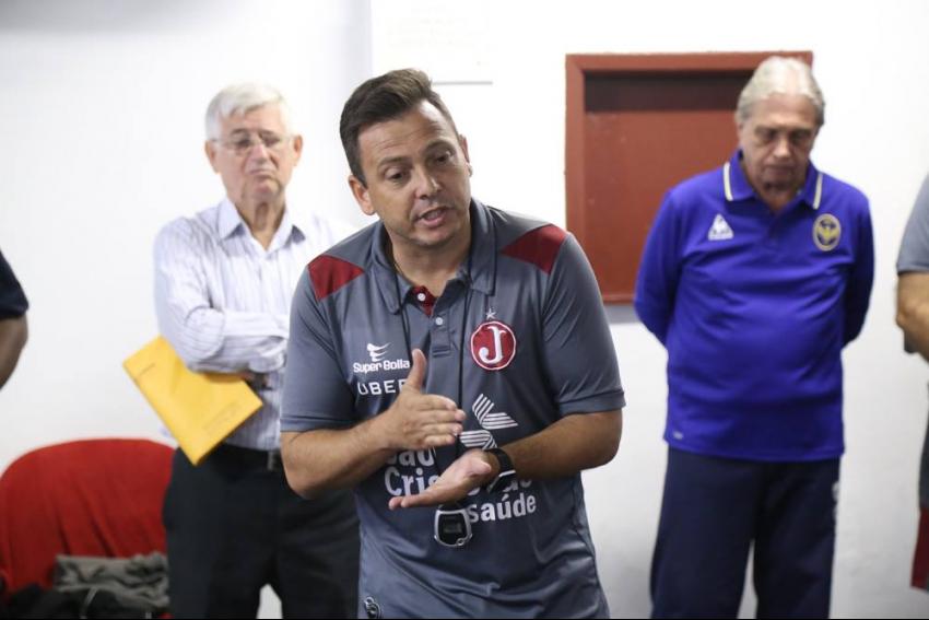 Alex Alves deve realizar mudanças no Juventus 