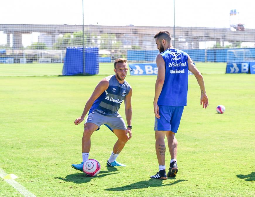 Arthur e Marcelo Oliveira no treino do Grêmio (Foto: Grêmio)