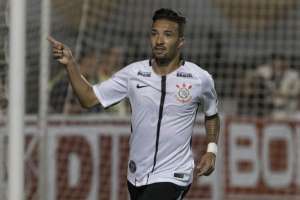 Paulistão: Aclamado pela torcida, Clayson quer voltar a ser titular no Corinthians