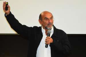 Rosenberg diz que jurídico do Corinthians 'se divertirá' com risco ao Itaquerão