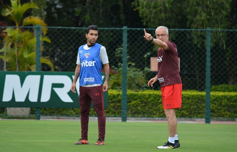 Paulistão: Arboleda e Bruno Alves formarão zaga do São Paulo contra o Santos