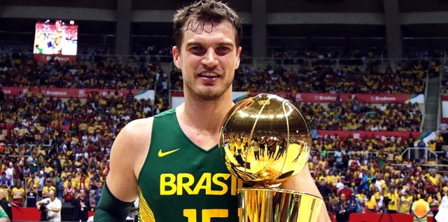 Basquete: Primeiro brasileiro campeão da NBA anuncia aposentadoria