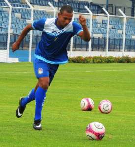 Paulistão: Mais experiente, lateral-direito mira espaço no São Caetano