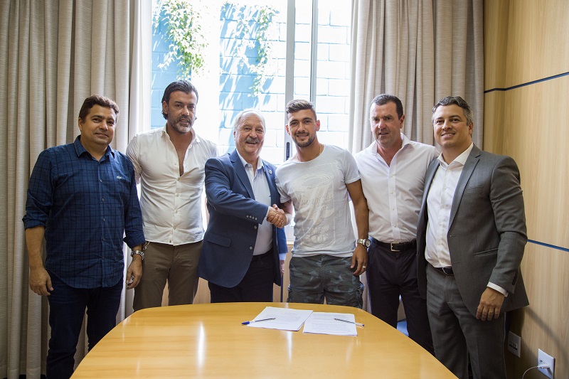 Cruzeiro renova contrato de Arrascaeta até 2021, que declara: ‘Sinal de bom trabalho’