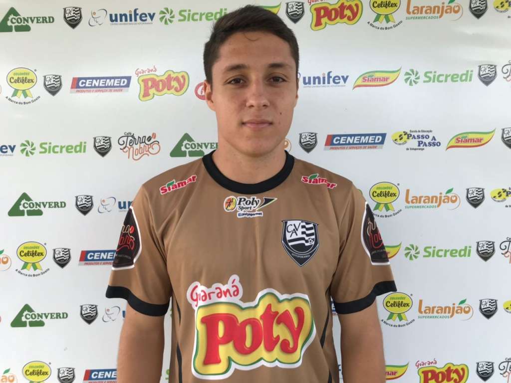 O meia Juninho retornou ao Votuporanguense depois de defender o time Sub-20 do Goiás