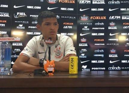 Matheus Matias foi apresentado no Timão (Foto: Corinthians)
