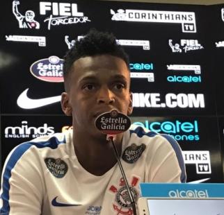 Jô tem feito muita falta ao ataque do Corinthians