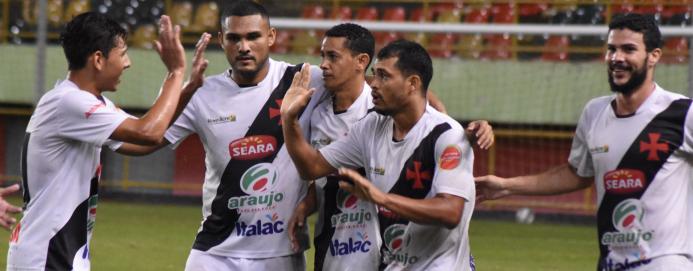ACREANO: Atacante Ailton brilha com dois gols e garante a primeira vitória do Vasco