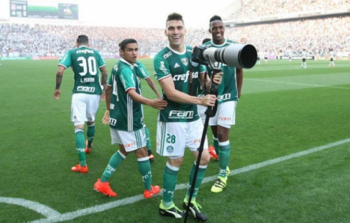 Em 2016, o Palmeiras dominou o Corinthians em duelo do válido pelo Brasileiro (Foto: César Greco)