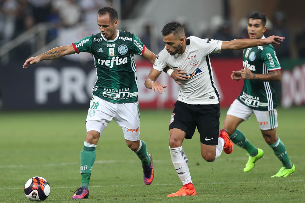 No Itaquerão, Corinthians e Palmeiras duelam por paz para estreia na Libertadores