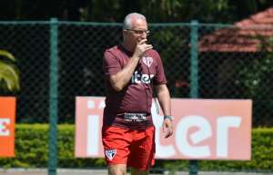 Pressionado, técnico Dorival Júnior fecha treino e faz mistério no São Paulo