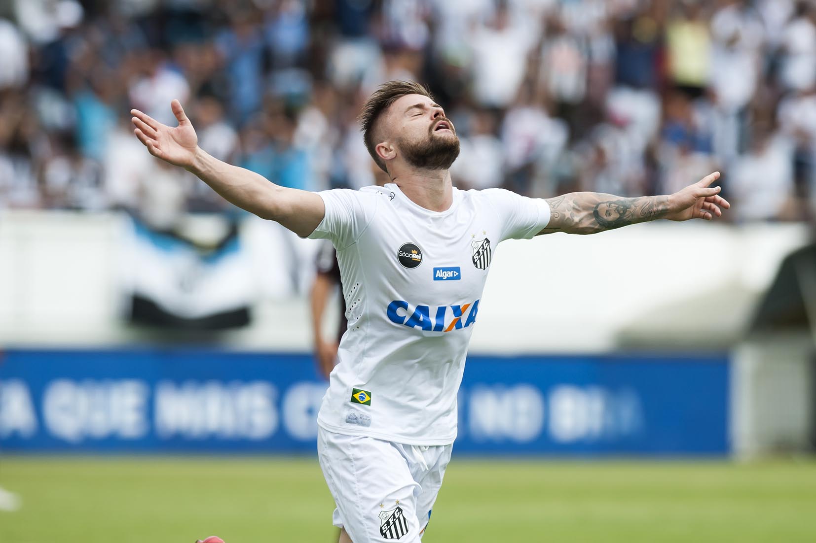 Paulistão: Santos busca vitória antes de clássico e estreia na Libertadores