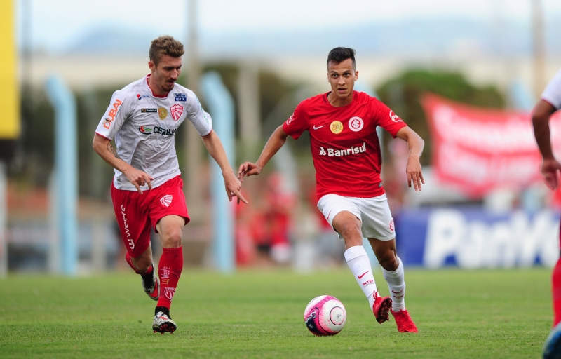 GAÚCHO: Em dia inspirado de Lomba, Inter retoma ponta, mas tem classificação adiada