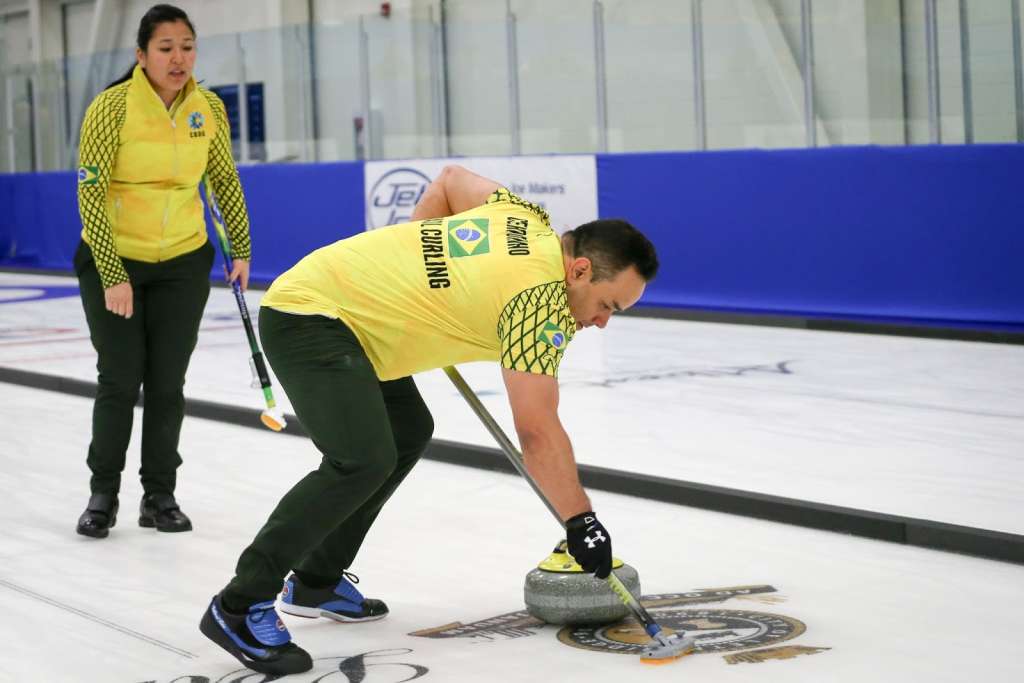 Sem representantes, Brasil desenvolve um projeto para entrar firme no curling