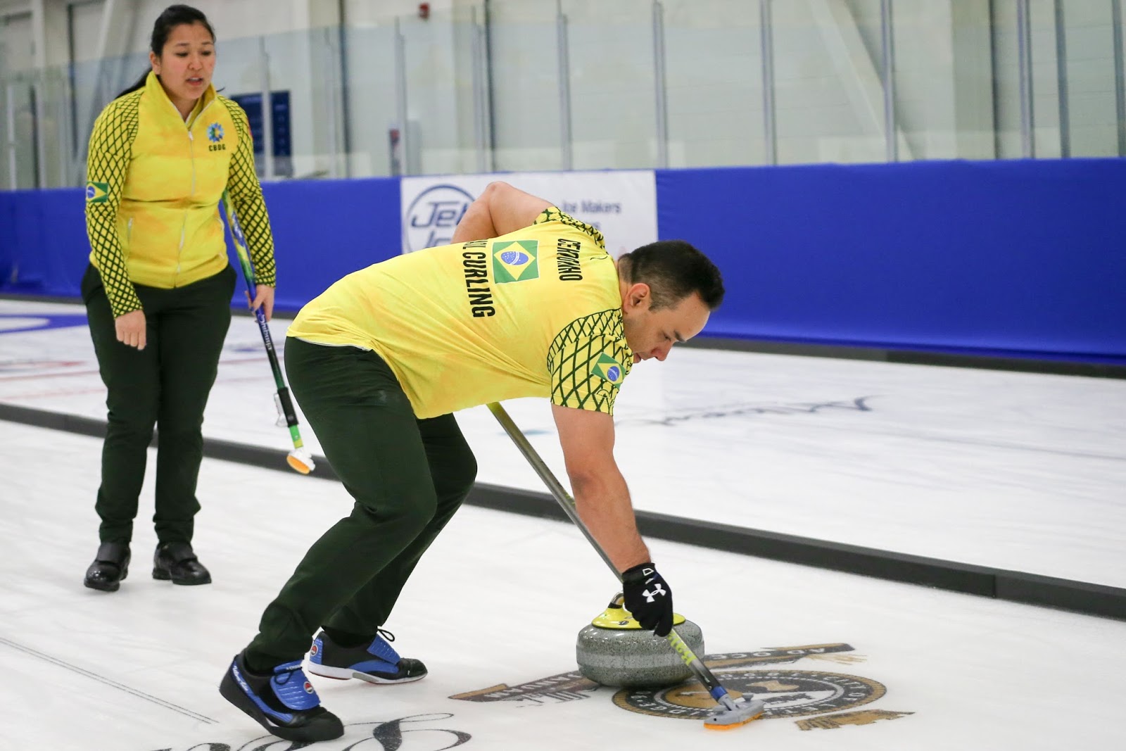 Sem representantes, Brasil desenvolve um projeto para entrar firme no curling