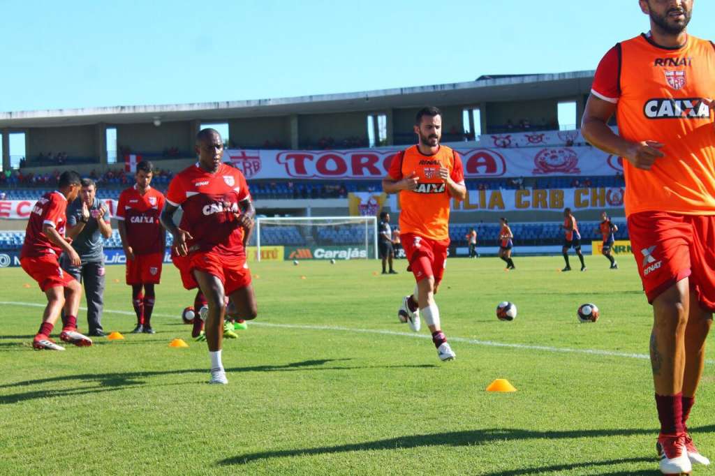 Juliano foca em duelo com o São Paulo pela Copa do Brasil e espera jogo perfeito dos alagoanos no Morumbi 