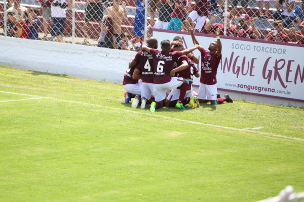 Paulista A2: Alex Alves comemora vitória do Juventus com gol de estreiante